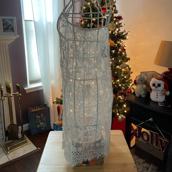 Express Lace Tunic - Picture 3 of 5